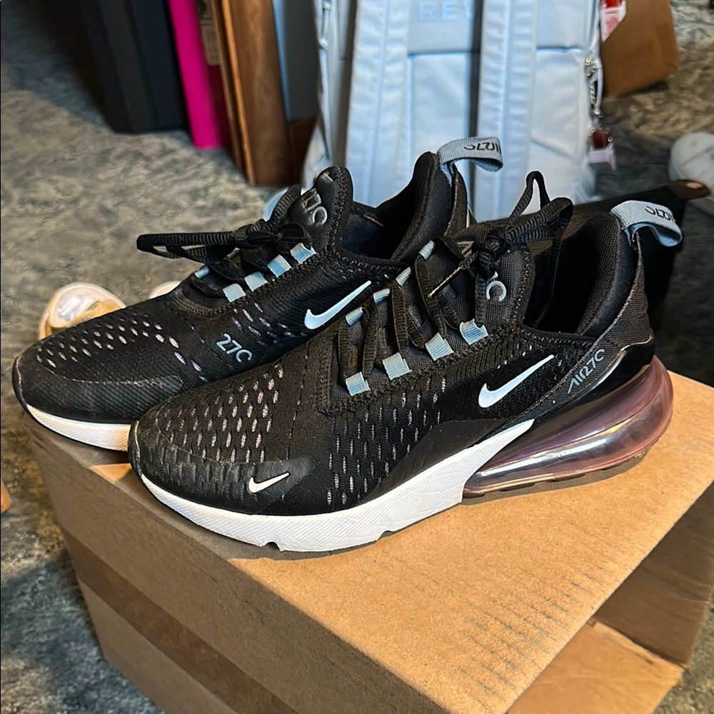 Women’s Nike air max 270